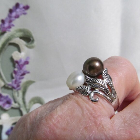 CFJ Sterling Silver and Pearl Ring ~ White & Brown Pearl ~ w Leaf Detail Size 10 - Picture 15 of 16
